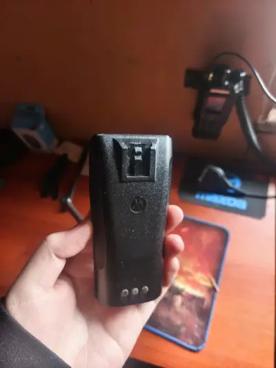 Radio portátil Motorola DEP 450 en buen estado - miniatura 5