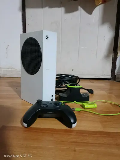 Consola Xbox Series S + juegos digitales - miniatura 1