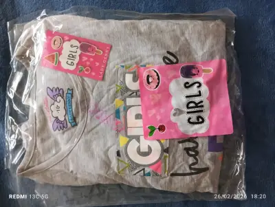 Pijama de niña con estampado divertido - miniatura 3