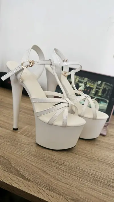 Sandalias  blancas para Pole Exótic - miniatura 1