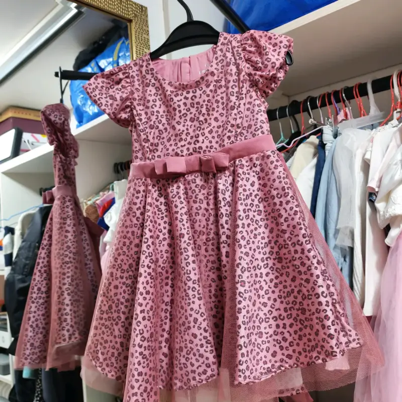 Vestido infantil rosa con estampado de leopardo - 2