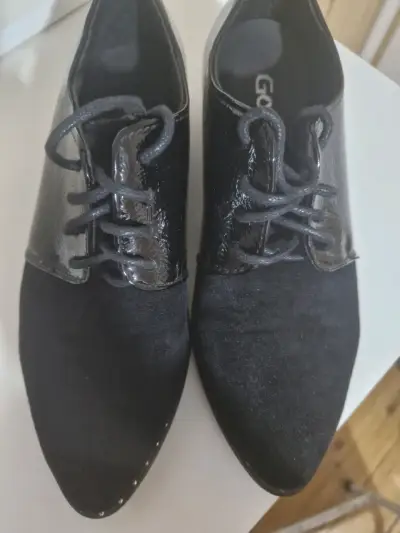 Zapatos de vestir negros con cordones para mujer - miniatura 1
