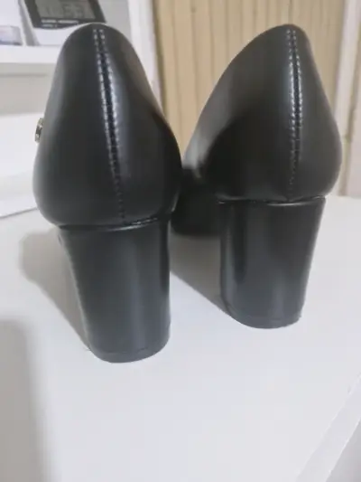 Zapatos de Tacón Negro Via Uno Elegantes - miniatura 4