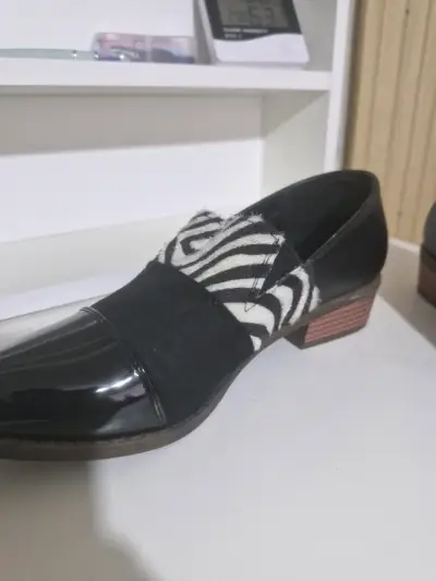 Zapatos de charol con diseño animal print - miniatura 1