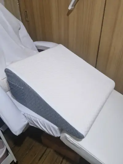 Cojín ortopédico de cuña para cama - miniatura 2
