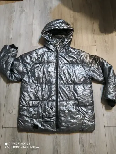 Chaqueta de invierno plateada con capucha - miniatura 1
