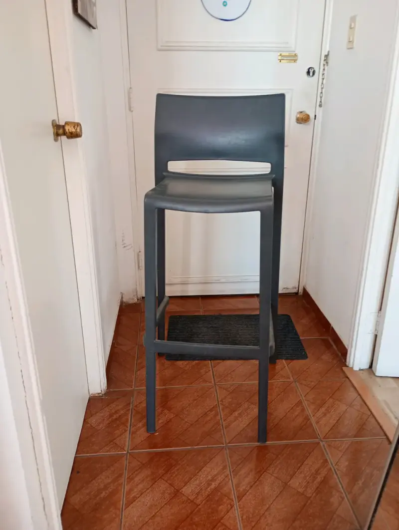 Silla alta de bar gris moderna - 1