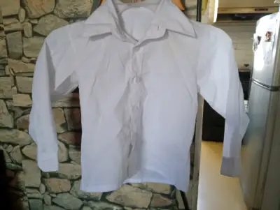 Conjunto Infantil Formal Camisa Blanca y Chaqueta Roja - miniatura 1