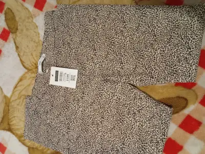Pantalón animal print Mango talla 40 - miniatura 5