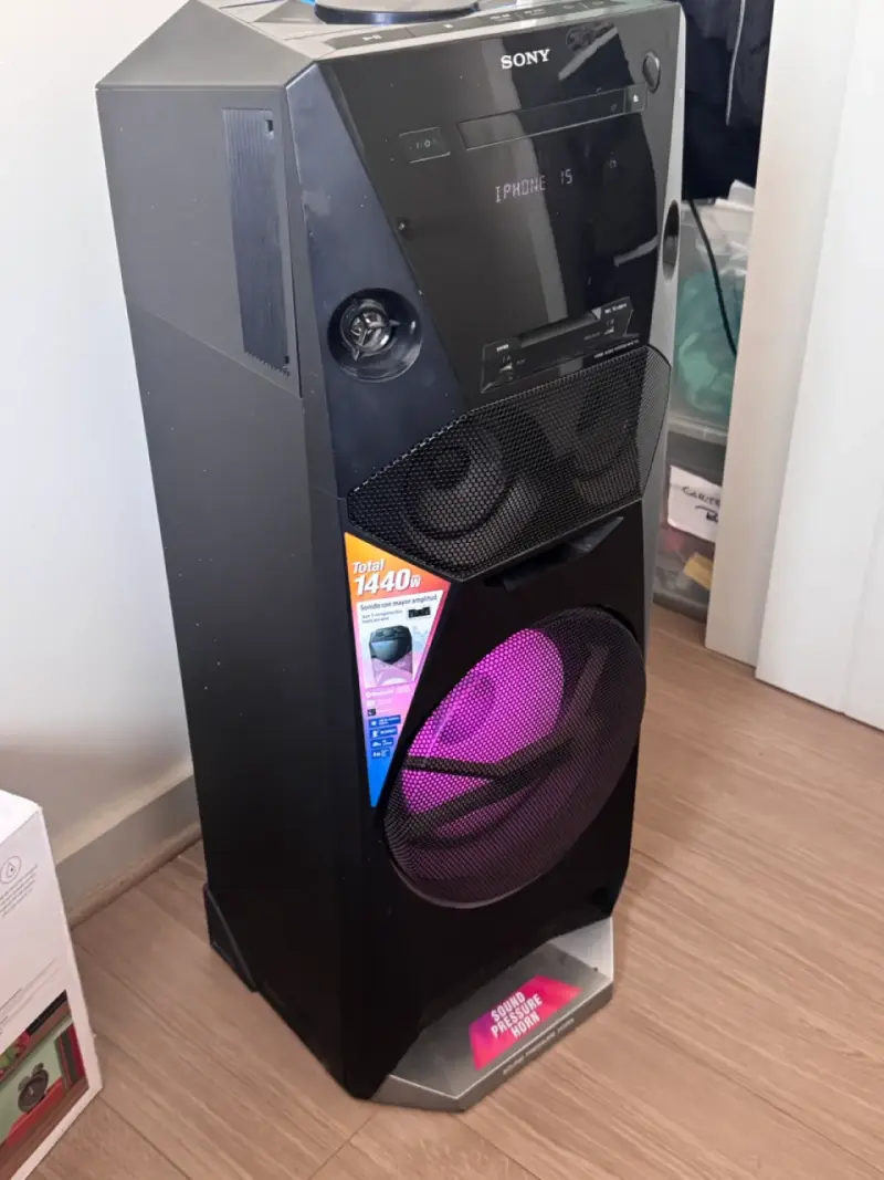 Sistema de sonido Sony MHC-V5 con 1440W y Bl - 1