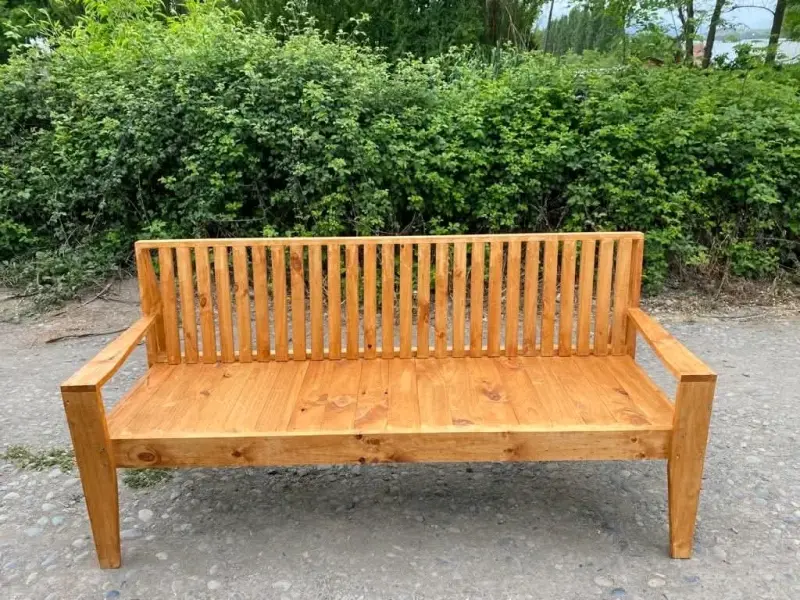 Banco de madera para jardín resistente - 1