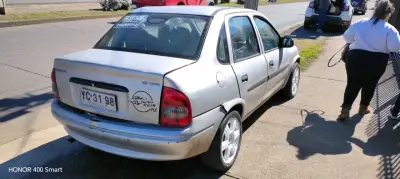 Auto Chevrolet Corsa 2005 1.7 disel en buen estado - miniatura 2
