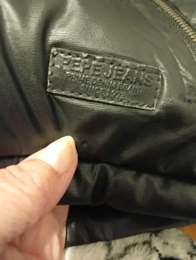 Chaqueta acolchada negra para hombre - miniatura 5
