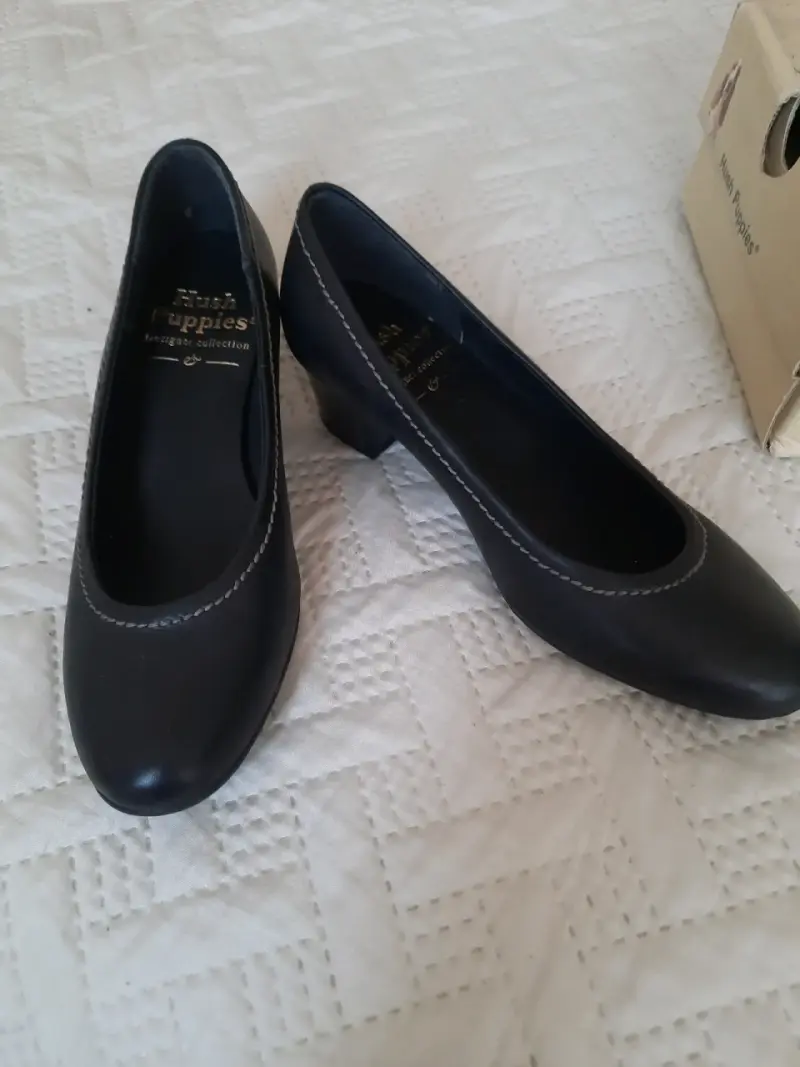 Zapatos de tacón bajo Hush Puppies negros - 2