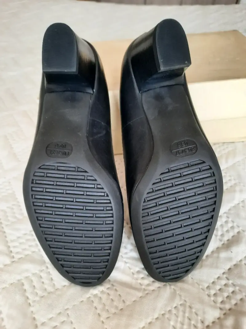Zapatos de tacón bajo Hush Puppies negros - 3