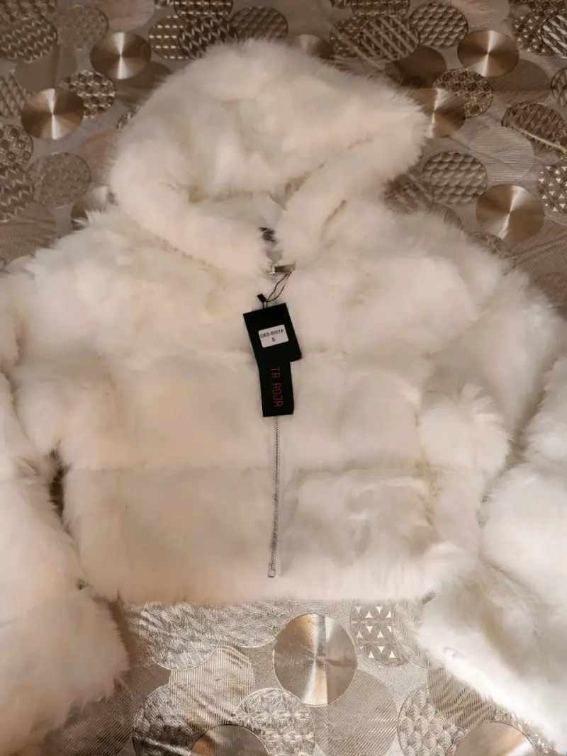 Chaqueta de piel sintética blanca con capucha - 1
