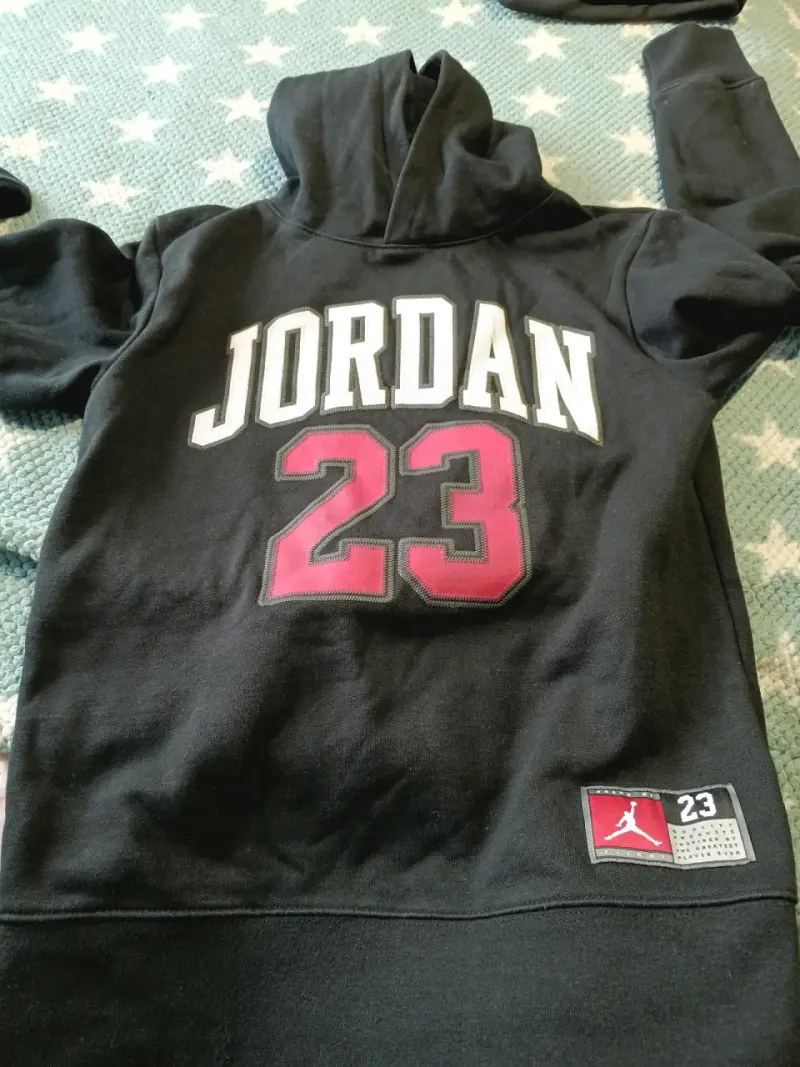 Polerón Jordan 23 Negro y Rojo - 2
