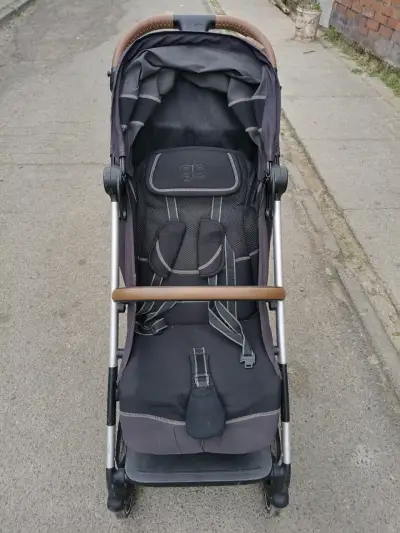 Coche de bebé plegable GB con manillar ajustable - miniatura 1