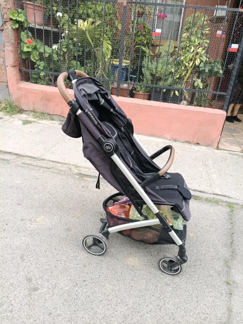 Coche de bebé plegable GB con manillar ajustable - 3