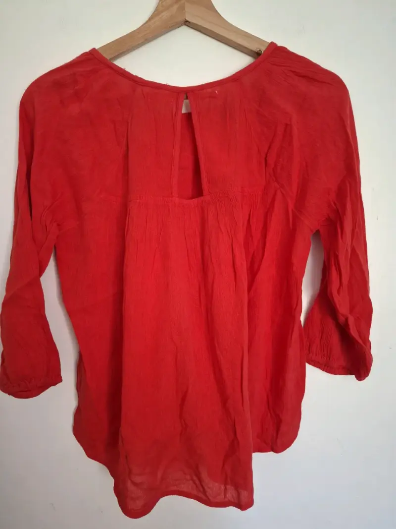 Blusa Roja de Encaje para Mujer - 3