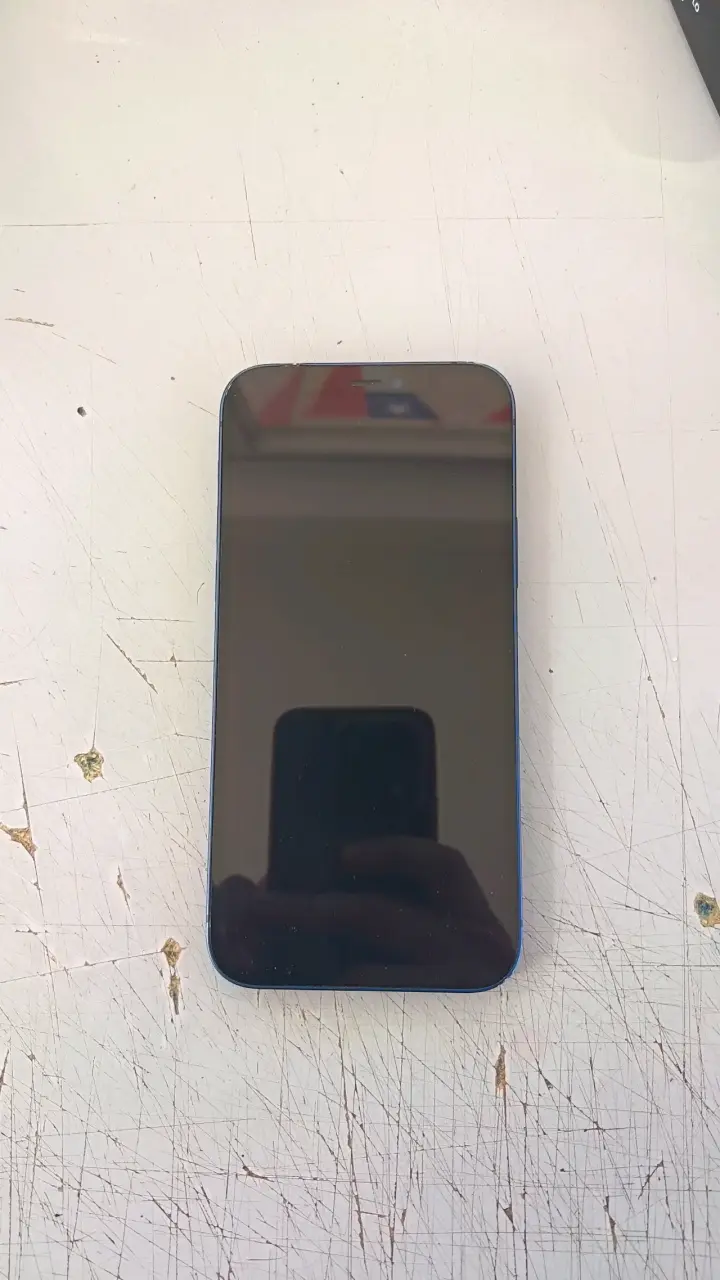 iPhone 12 Azul en Buen Estado - 3