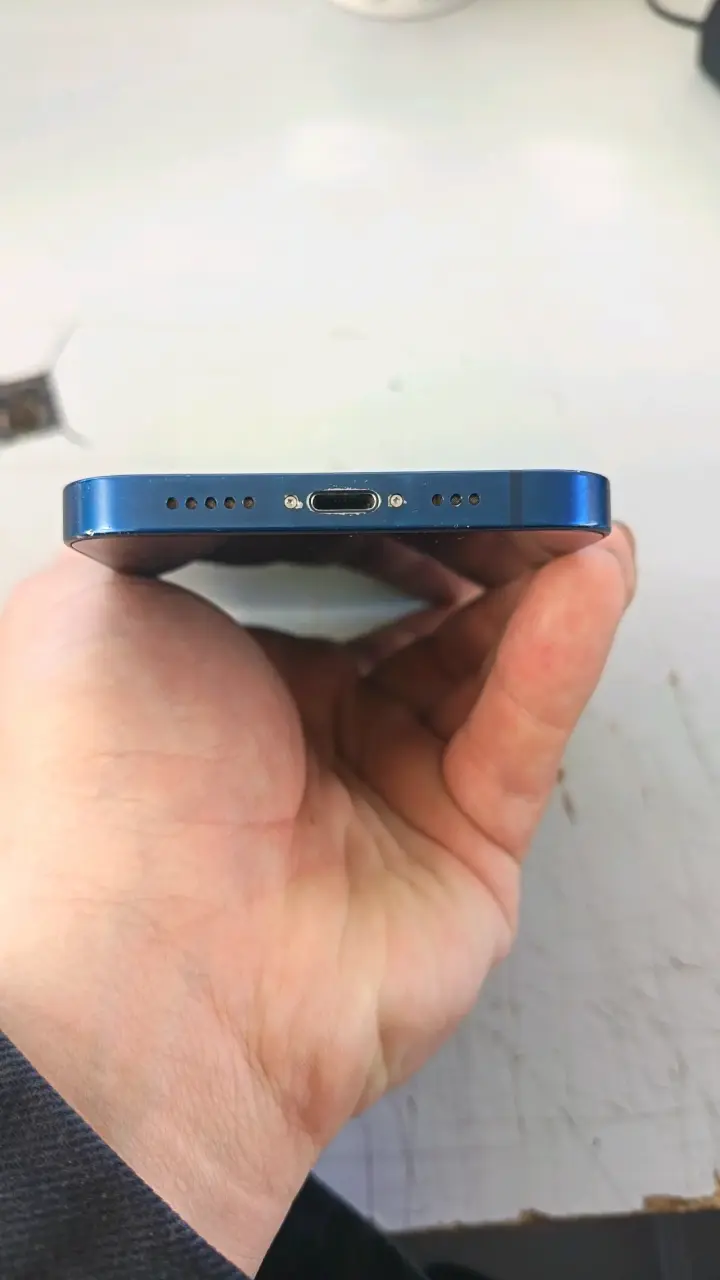 iPhone 12 Azul en Buen Estado - 5
