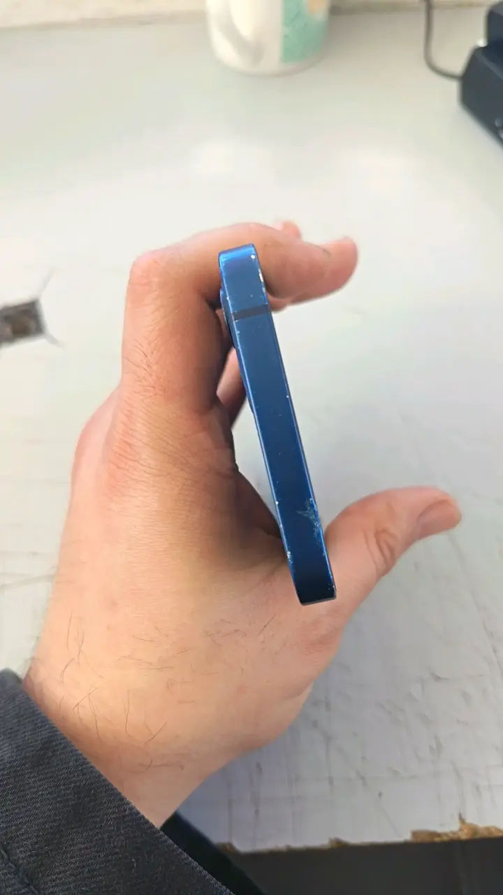 iPhone 12 Azul en Buen Estado - 6