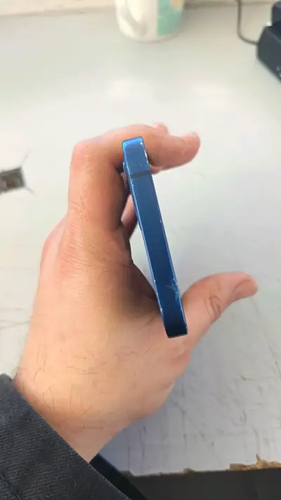iPhone 12 Azul en Buen Estado - miniatura 6