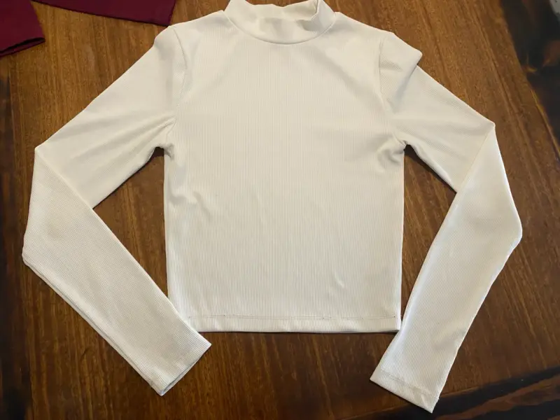 Polera de manga larga blanca y burdeos - 1