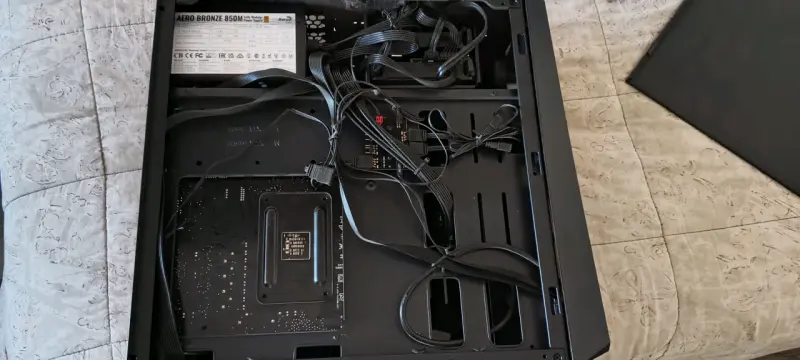 PC Gamer con Procesador AMD y Tarjeta Madre MSI - 5
