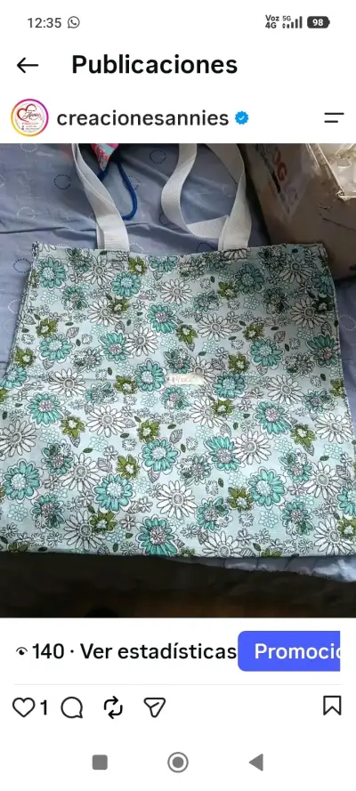 Bolso tote estampado floral verde y azul - miniatura 2