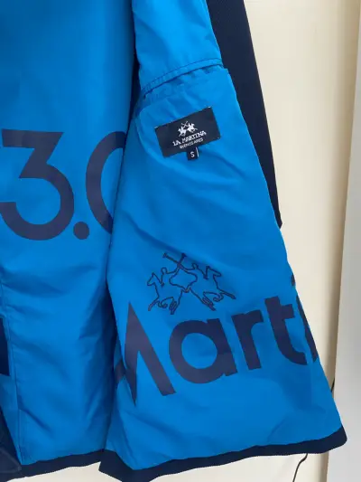 Chaqueta azul con capucha desmontable - miniatura 5