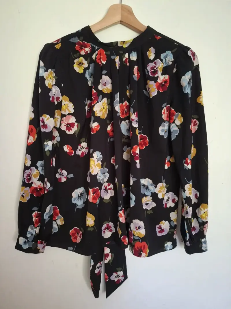 Blusa floral de manga larga para mujer - 2