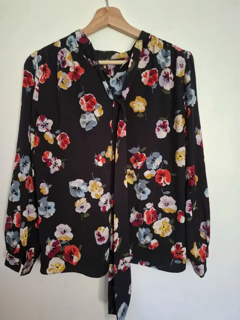 Blusa floral de manga larga para mujer - 4