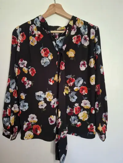 Blusa floral de manga larga para mujer - miniatura 4