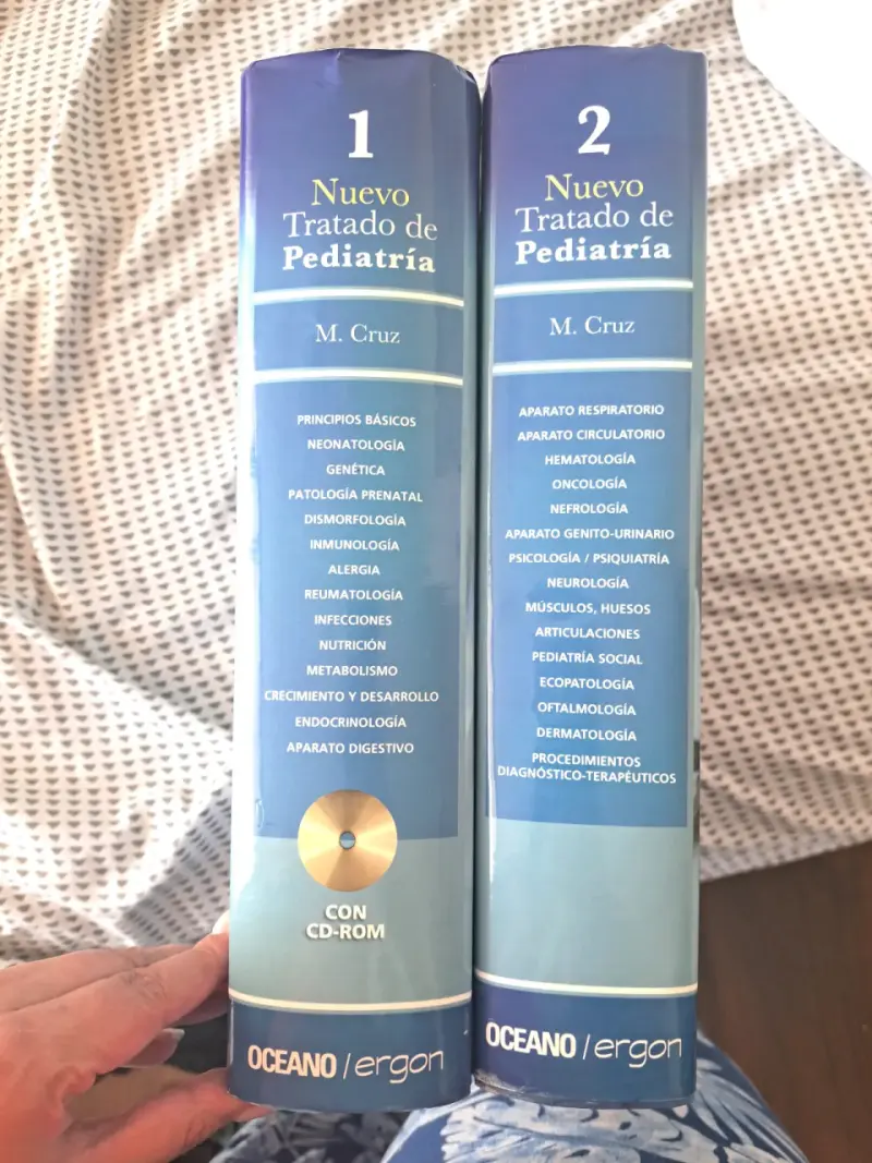 Nuevo Tratado de Pediatría M. Cruz con CD-ROM - 2