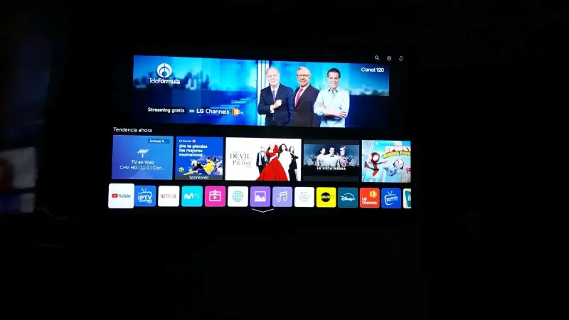 Smart TV LG con aplicaciones de streaming - 2