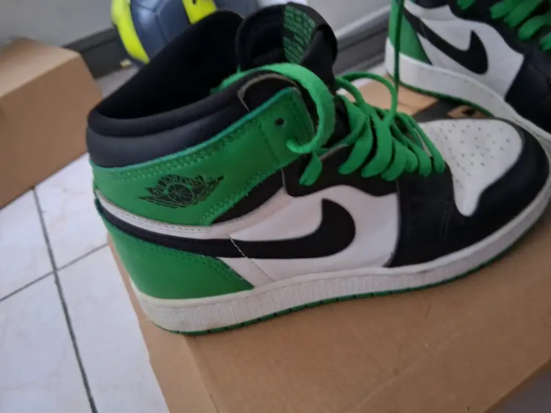 Zapatillas Nike Air Jordan verdes y negras - 2