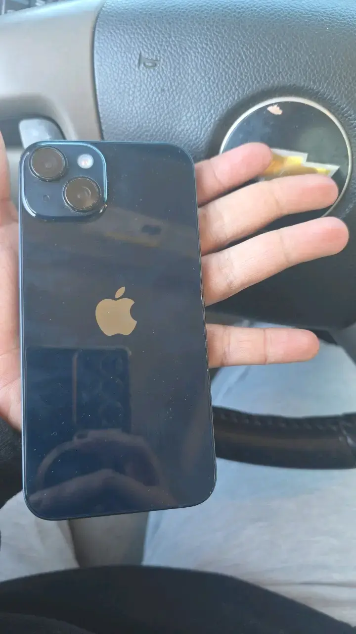 iPhone 14 en buen estado color negro - 5