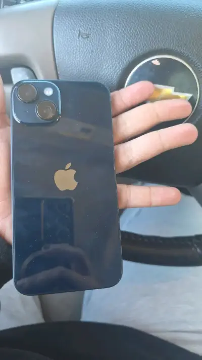 iPhone 14 en buen estado color negro - miniatura 5