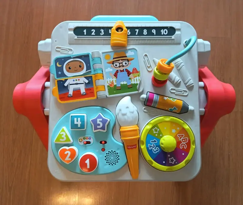 Mesa de actividades para niños con juegos interactivos - 2