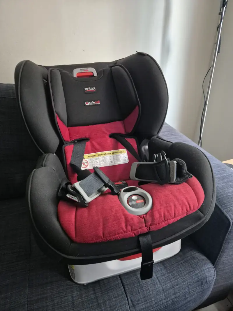 Silla de auto para bebé Britax roja y negra - 2