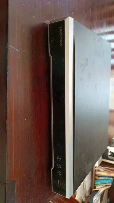 Grabador de Video Digital Hikvision en buen estado - miniatura 2