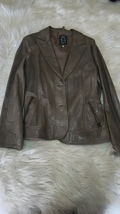 Chaqueta de cuero marrón para mujer - miniatura 1