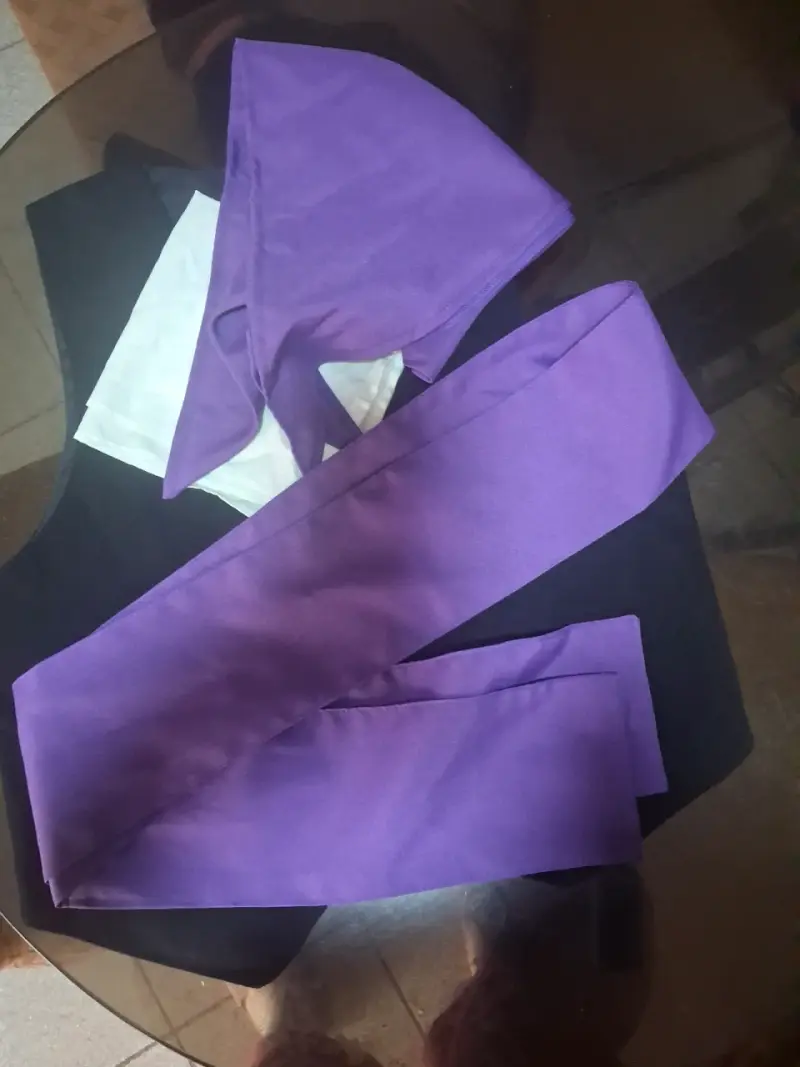 Chaleco formal negro con pañuelo morado - 4