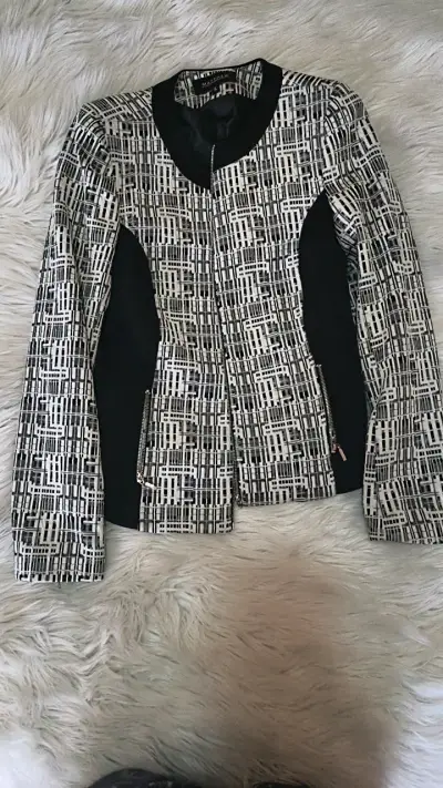 Chaqueta estampada blanco y negro para mujer - miniatura 1
