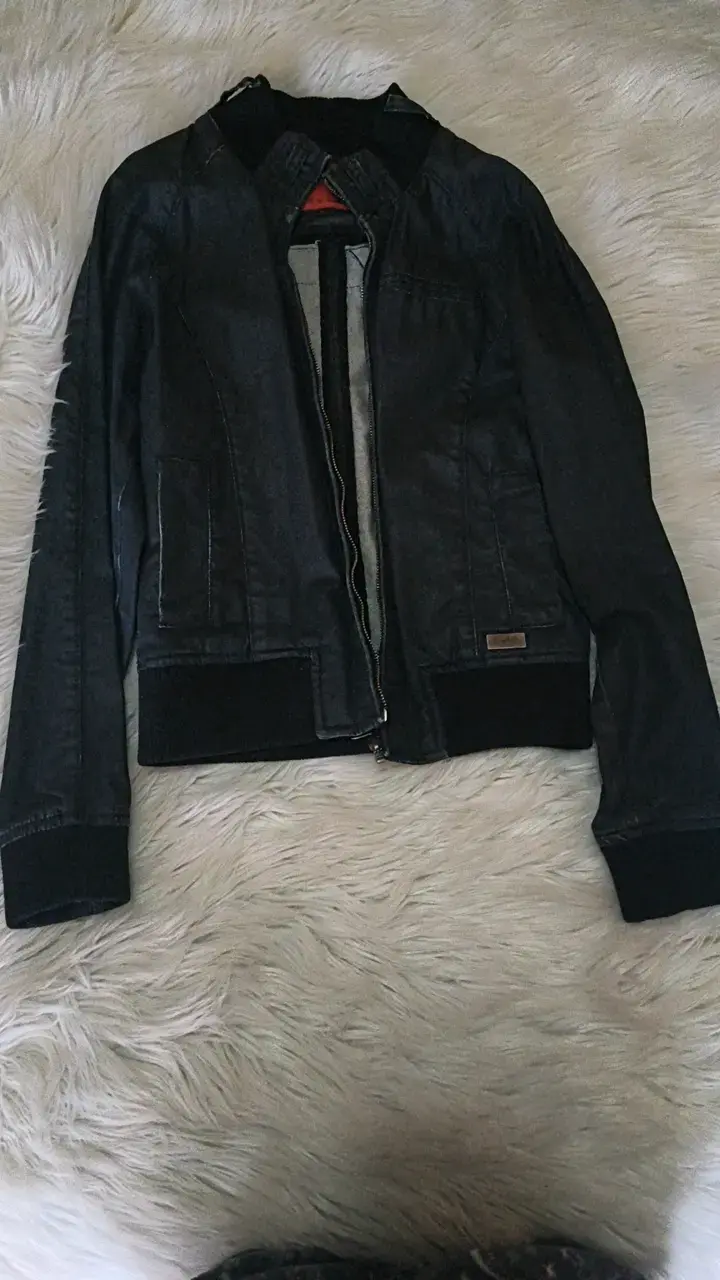 Chaqueta de mezclilla negra para mujer