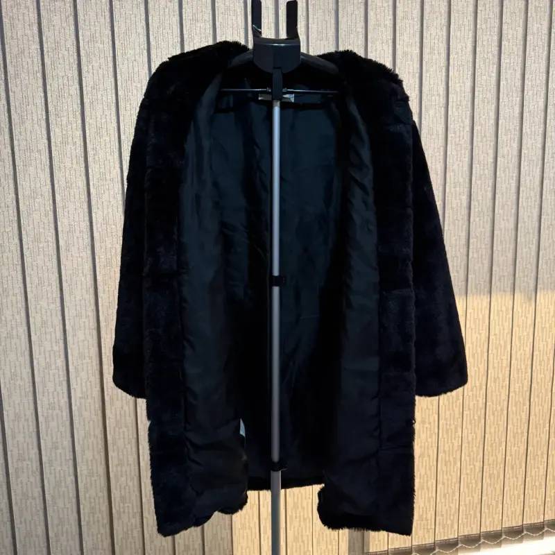 Abrigo peludo negro Mango talla M - 4