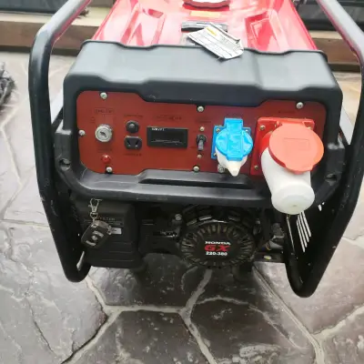 Generador a gasolina Honda 8000W portátil - miniatura 2