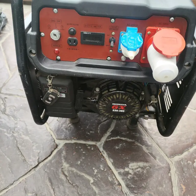 Generador a gasolina Honda 8000W portátil - 3